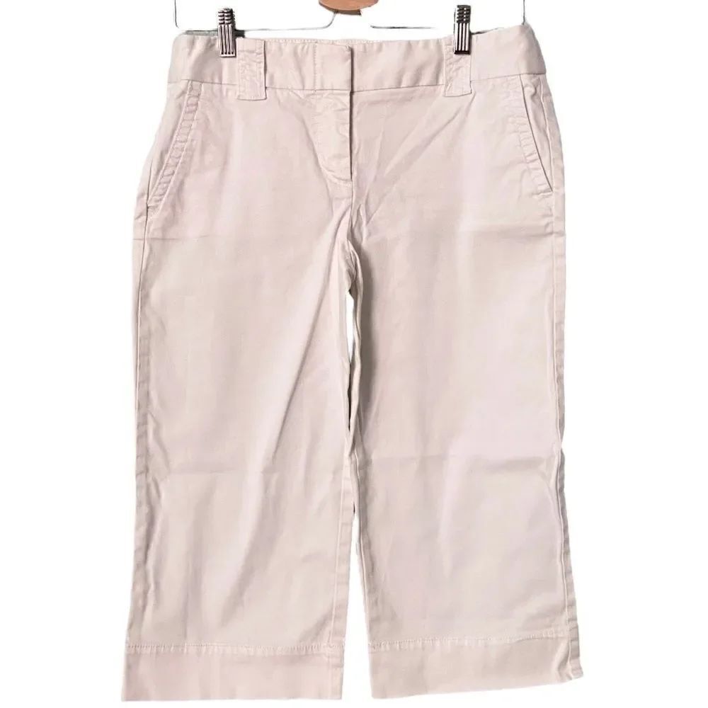 J. Crew Chino Favorite Fit White Capri Pants with Pockets in Size 2